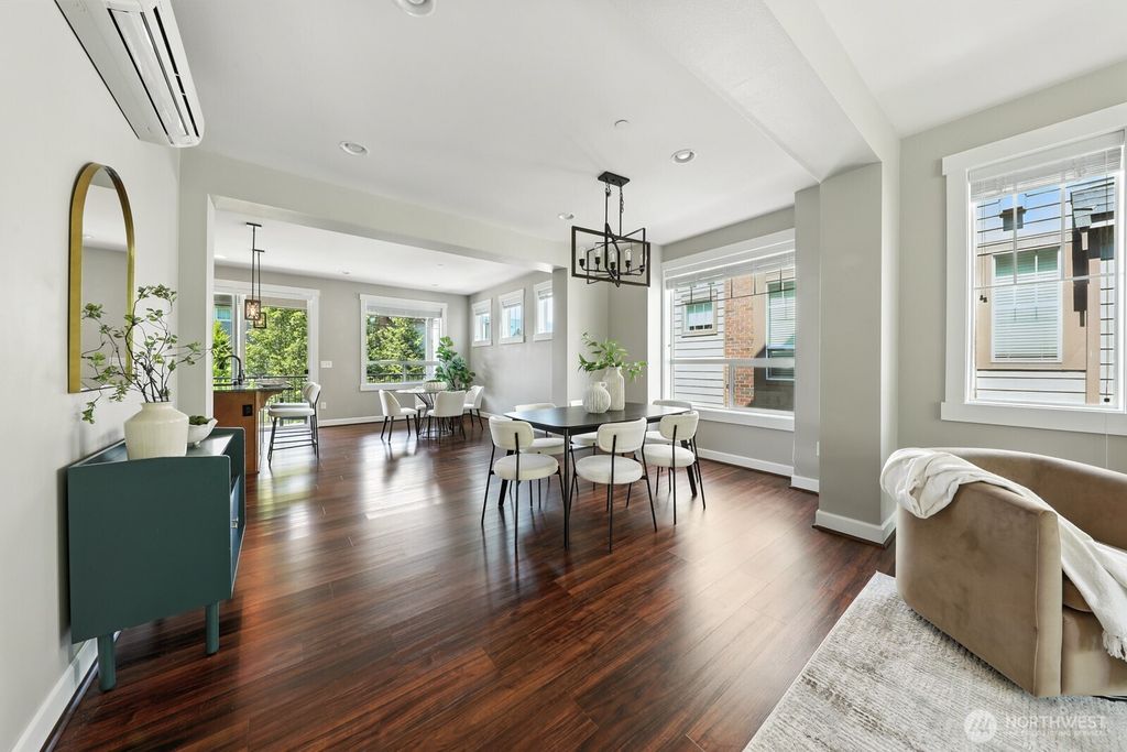 Photo of 1021 10th Avenue NE, Issaquah, WA 98029 (MLS # 2412170)