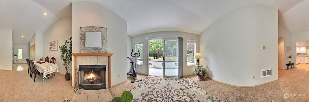 Photo of 451 S 328th Street #25 E, Federal Way, WA 98003 (MLS # 2130432)