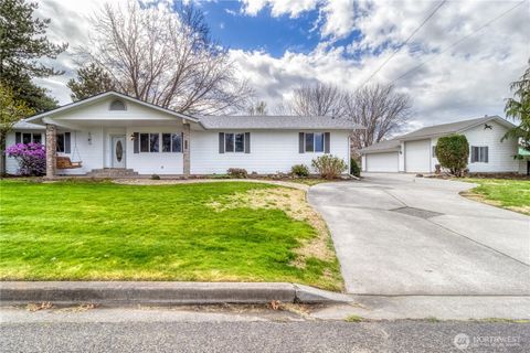 Photo of 1139 Wallula Avenue, Walla Walla, WA 99362 (MLS # 2495579)