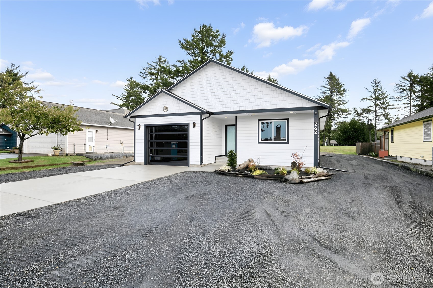 262 Octopus Avenue NE