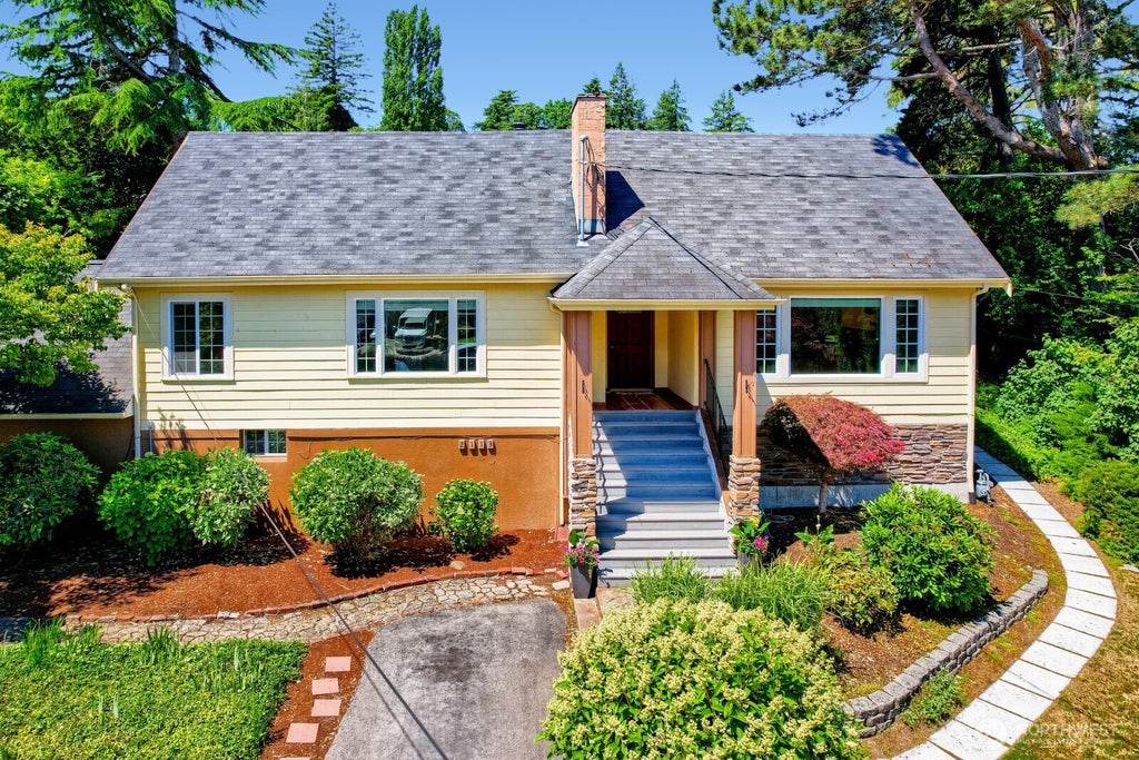 Photo of 2113 Snyder Avenue, Bremerton, WA 98312 (MLS # 2525078)
