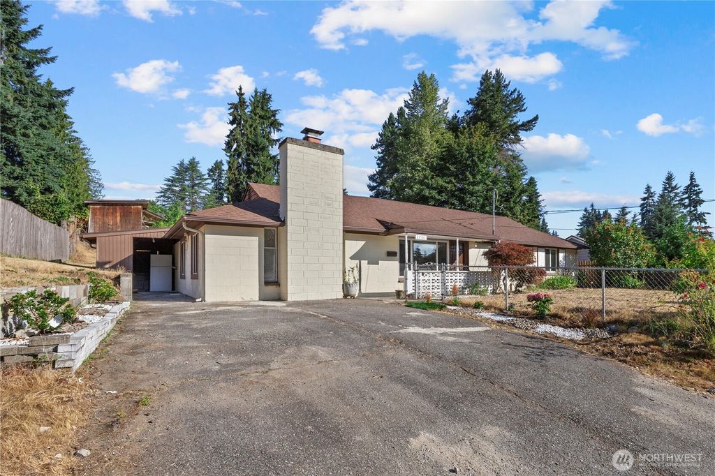 Photo of 23502 PETERSON Drive, Mountlake Terrace, WA 98043 (MLS # 2418160)