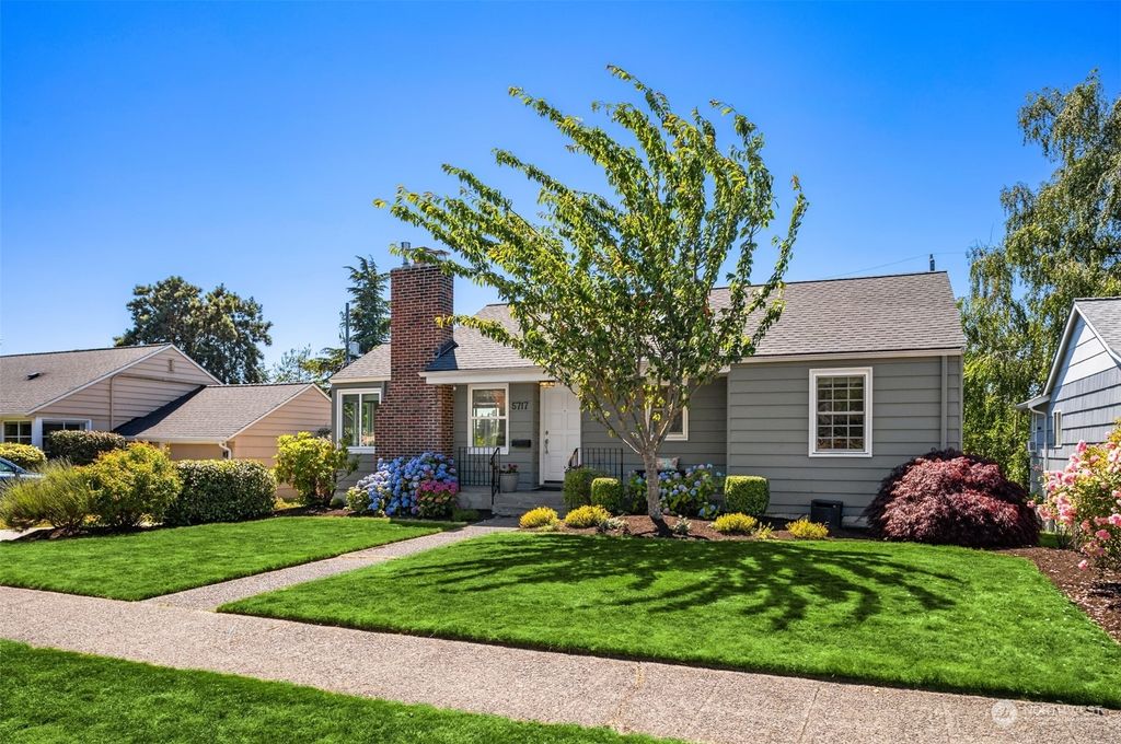 Photo of 5717 59th Avenue NE, Seattle, WA 98105 (MLS # 2254276)