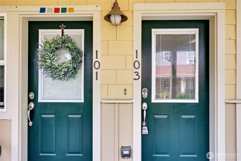 7701 Beacon Place NE 103