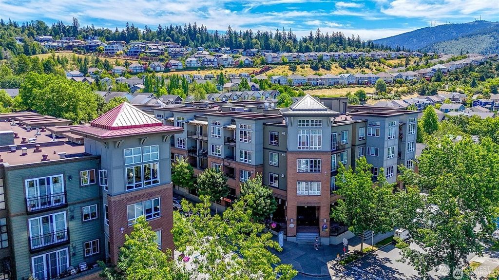 Photo of 1840 25th Avenue NE #204, Issaquah, WA 98029 (MLS # 2475551)