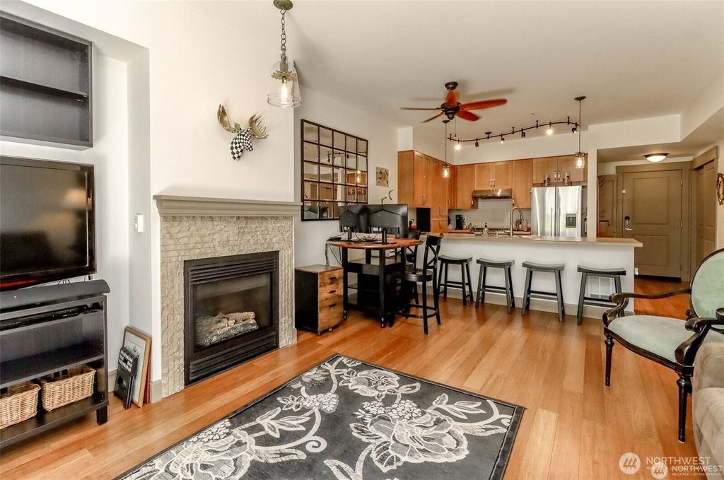 Photo of 1840 25th Avenue NE #204, Issaquah, WA 98029 (MLS # 2475551)