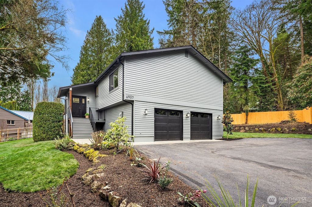 Photo of 6907 96th Avenue SE, Mercer Island, WA 98040 (MLS # 2482735)