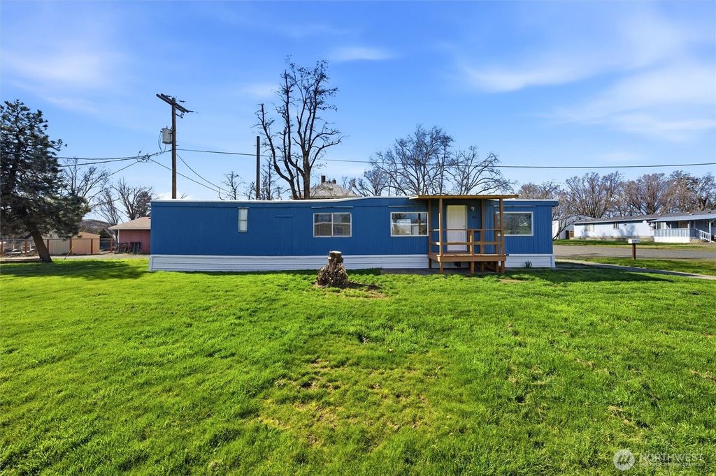 Photo of 200 W First St, Prescott, WA 99348 (MLS # 2489963)