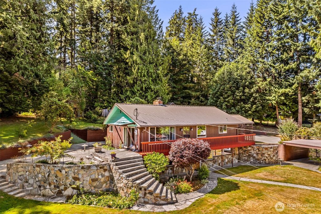 Photo of 2120 Lake Avenue, Snohomish, WA 98290 (MLS # 2414288)