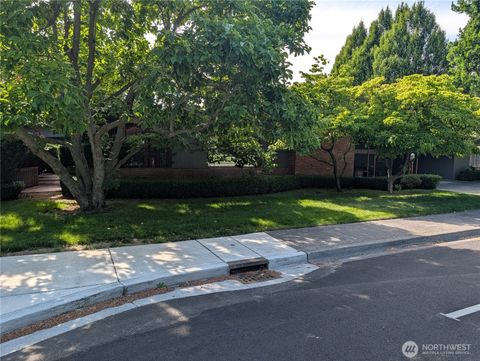 Photo of 212 S Division Street, Walla Walla, WA 99362 (MLS # 2532136)