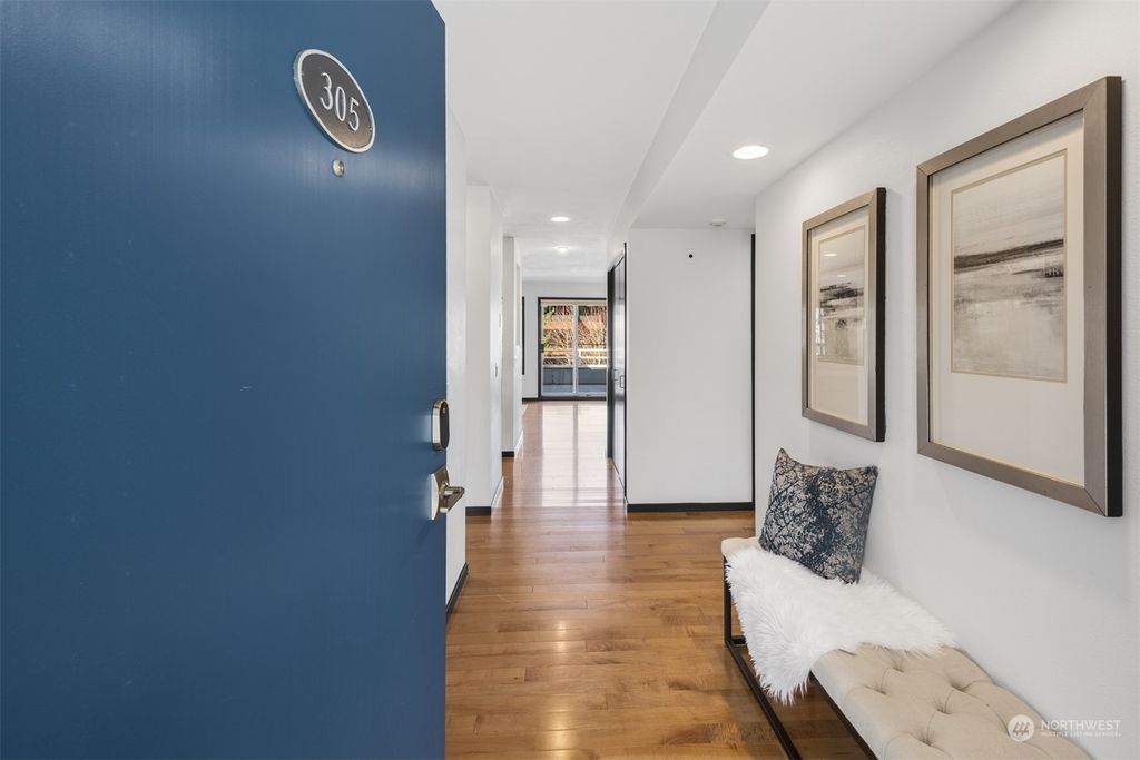 Photo of 555 Kirkland Way #305, Kirkland, WA 98033 (MLS # 2047174)