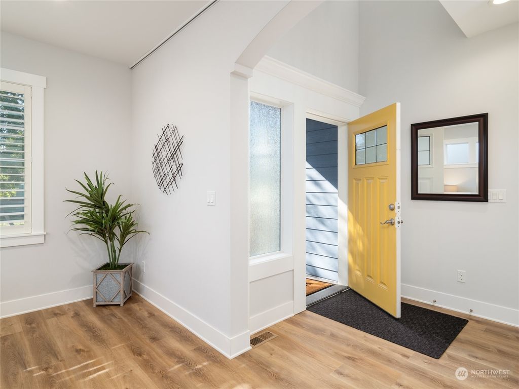 Photo of 652 NW 86th Street, Seattle, WA 98117 (MLS # 2293089)