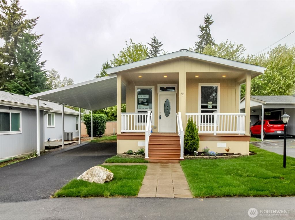 Photo of 2611 S 288th Street #6, Federal Way, WA 98003 (MLS # 2479667)