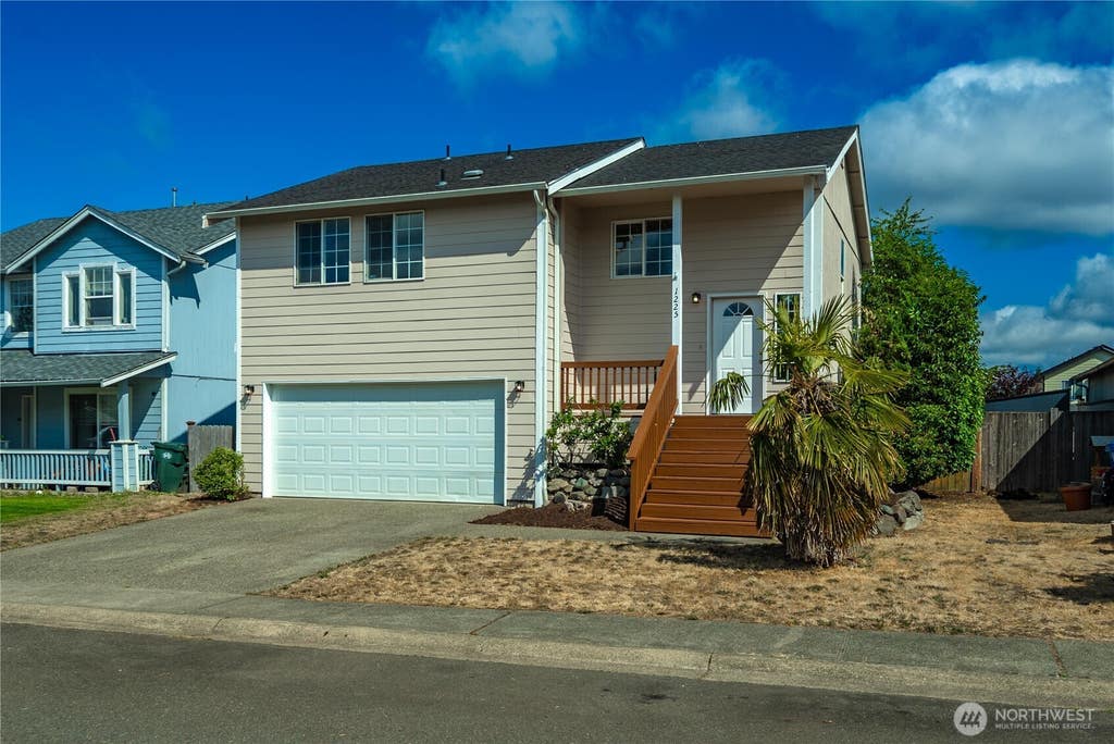 Photo of 1225 202nd Street Ct E, Spanaway, WA 98387 (MLS # 2569077)
