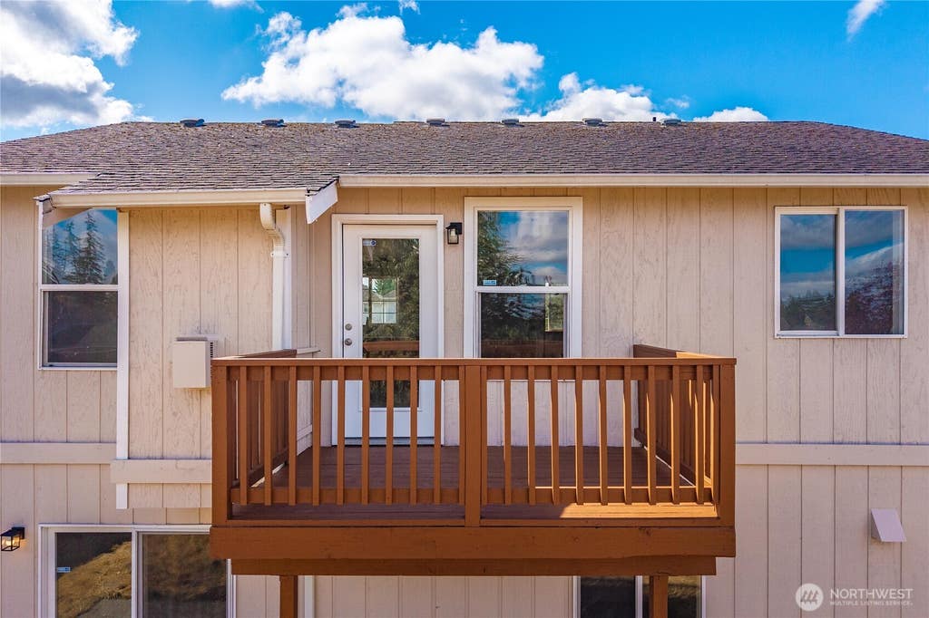 Photo of 1225 202nd Street Ct E, Spanaway, WA 98387 (MLS # 2569077)