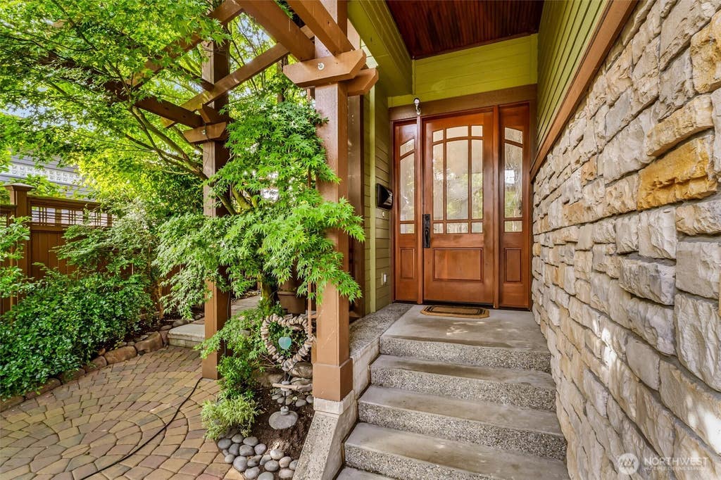 Photo of 545 Holly Drive, Edmonds, WA 98020 (MLS # 2550118)