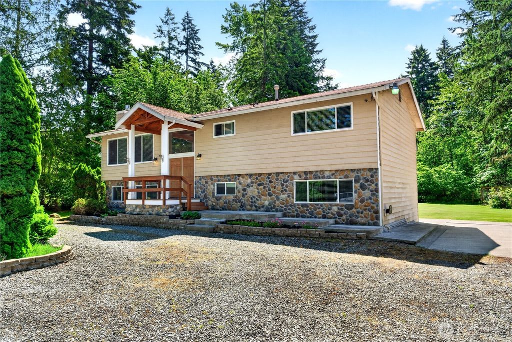 Photo of 17924 2nd Street E, Lake Tapps, WA 98391 (MLS # 2531968)
