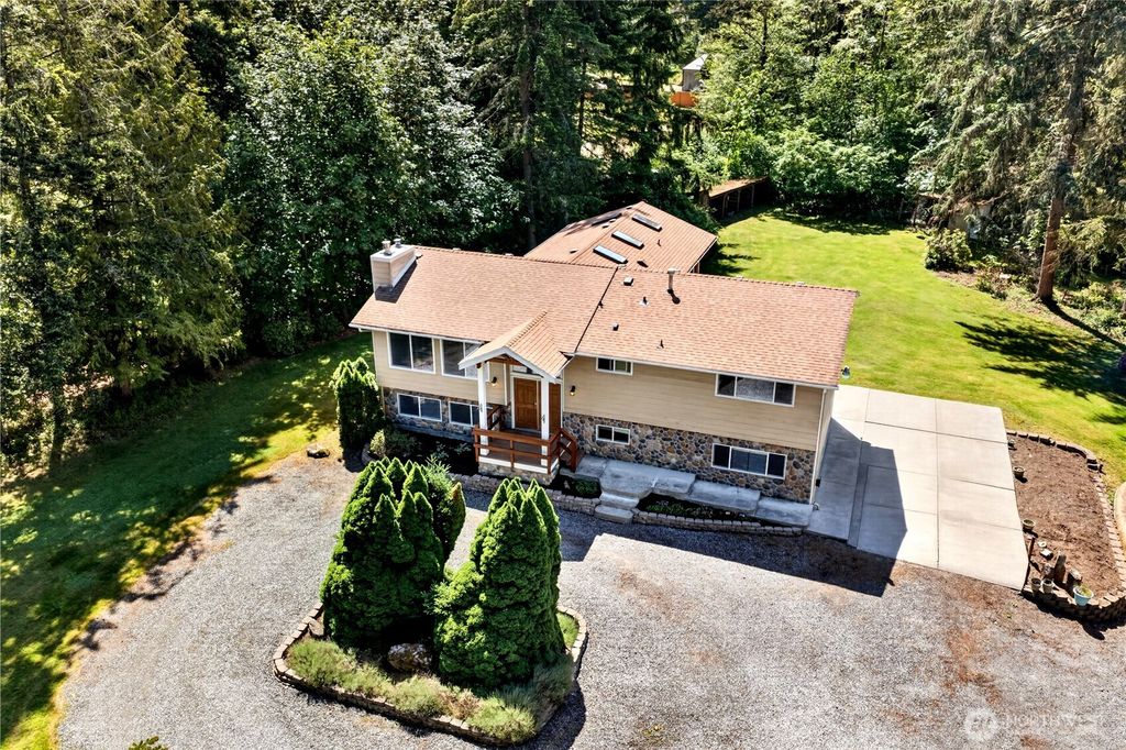 Photo of 17924 2nd Street E, Lake Tapps, WA 98391 (MLS # 2531968)