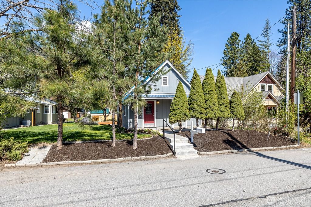 Photo of 132 Whitman Street, Leavenworth, WA 98826 (MLS # 2512366)