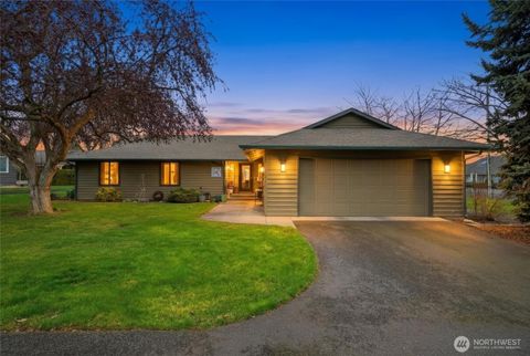 Photo of 1390 Highland Road, Walla Walla, WA 99362 (MLS # 2478102)