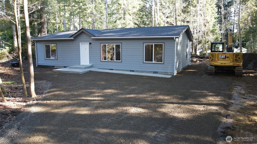 Photo of 31 E Dabob Drive N, Shelton, WA 98584 (MLS # 2485771)