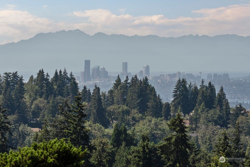Photo of 4760 154th Place SE, Bellevue, WA 98006 (MLS # 2299288)