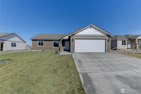 Photo of 330 N Sandy Loop, Moses Lake, WA 98837 (MLS # 2530889)