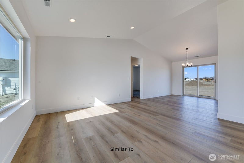 330 N Sandy Loop