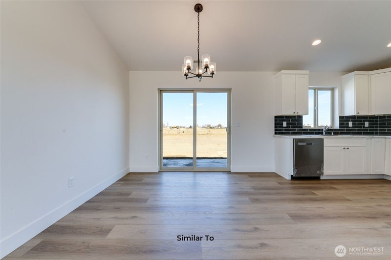 330 N Sandy Loop