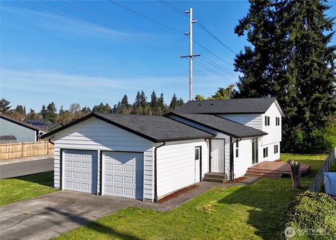 1716 W Young Street Elma WA 98541