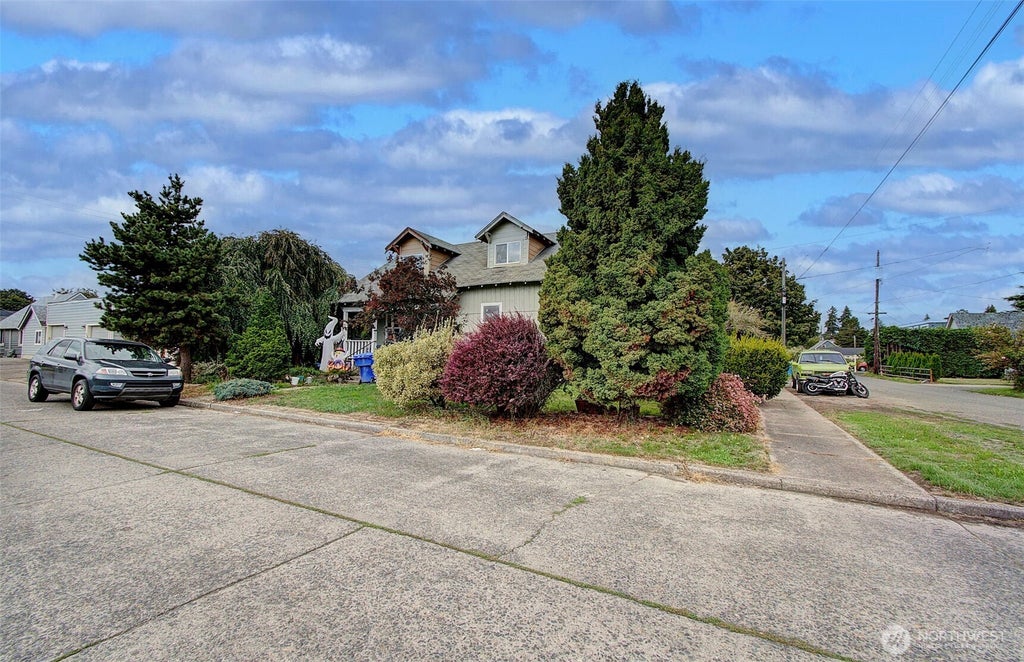 Photo of 507 Alder Street, Kelso, WA 98626 (MLS # 2574366)