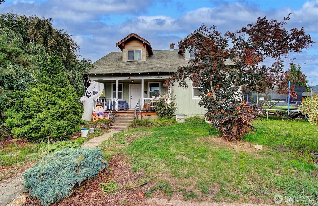Photo of 507 Alder Street, Kelso, WA 98626 (MLS # 2574366)