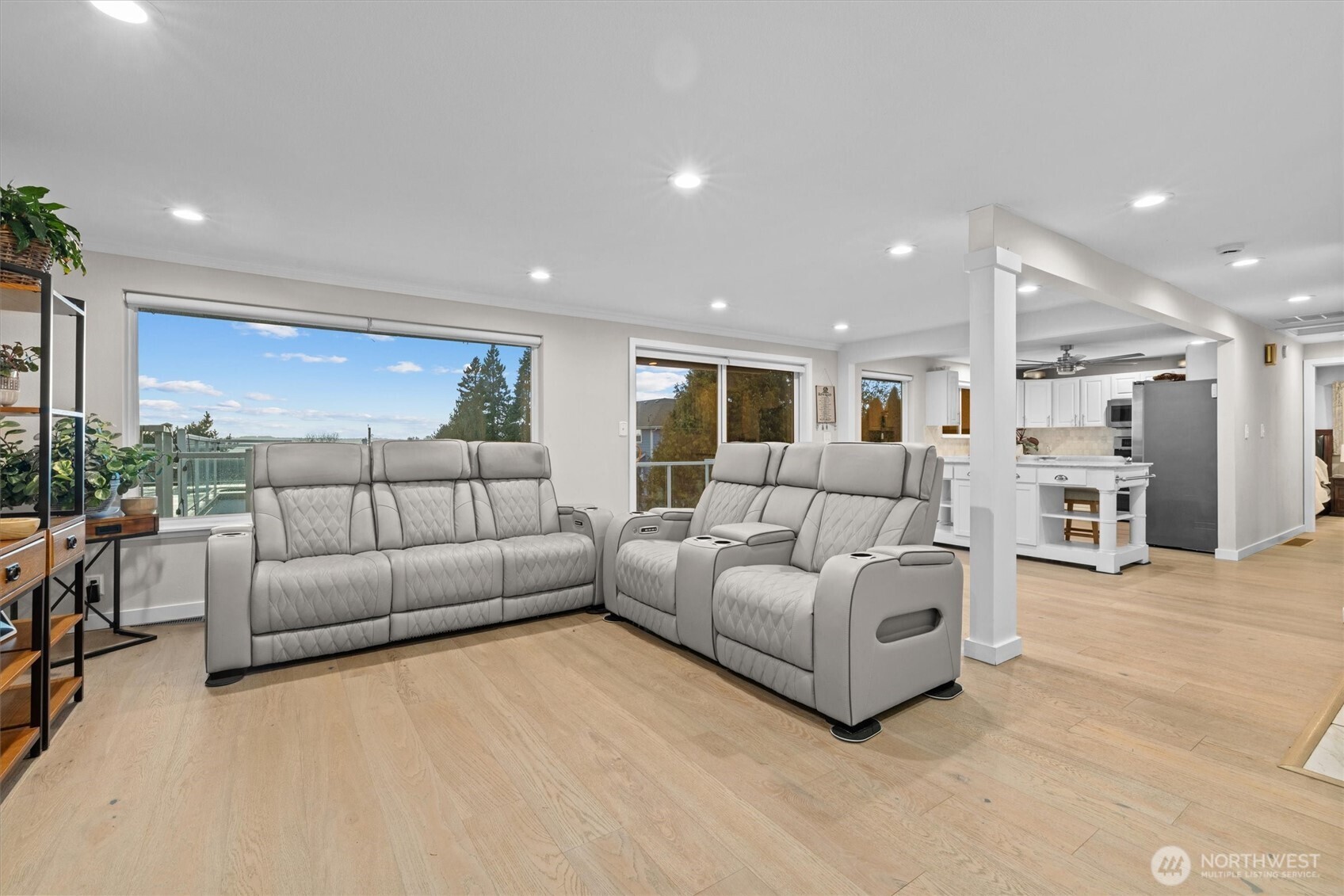 3415 N Garden Avenue