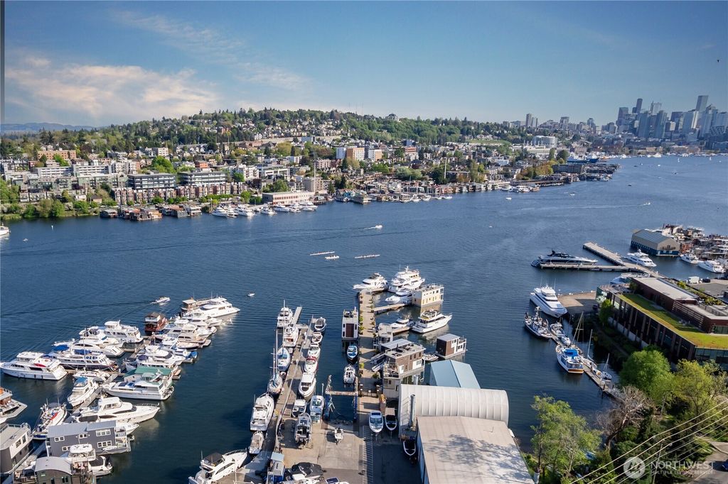 Photo of 2309 N Northlake Way #9, Seattle, WA 98103 (MLS # 2486741)