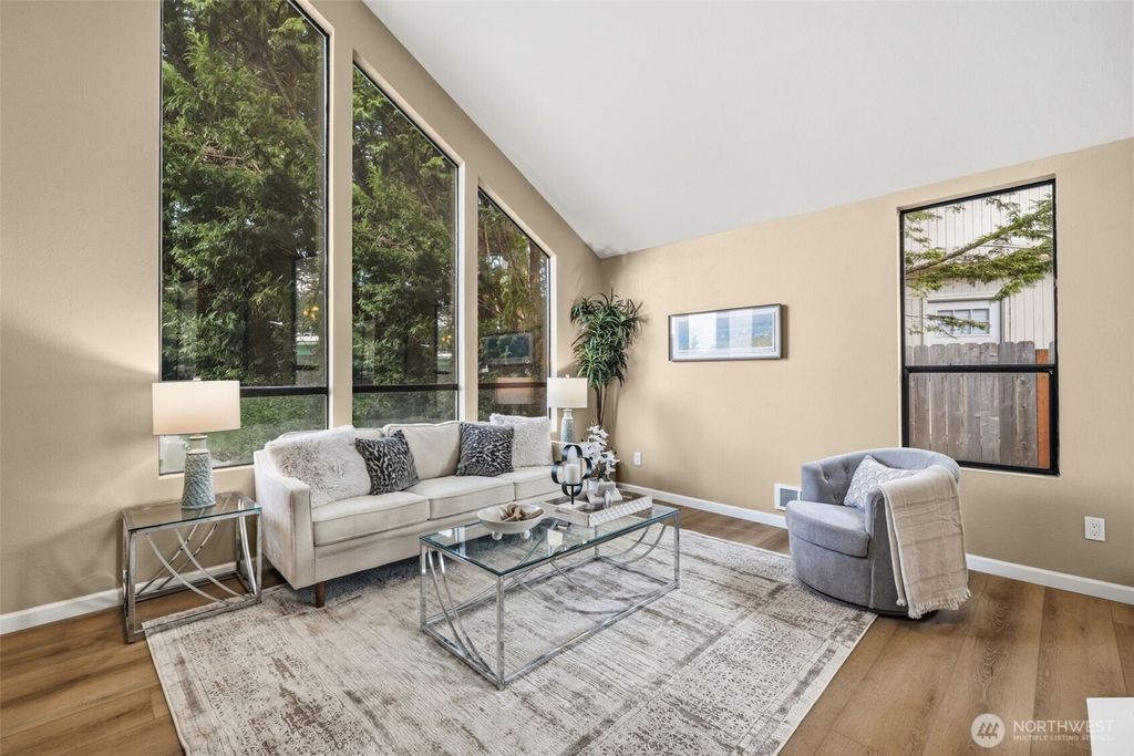 Photo of 19532 135th Avenue SE, Renton, WA 98058 (MLS # 2485823)