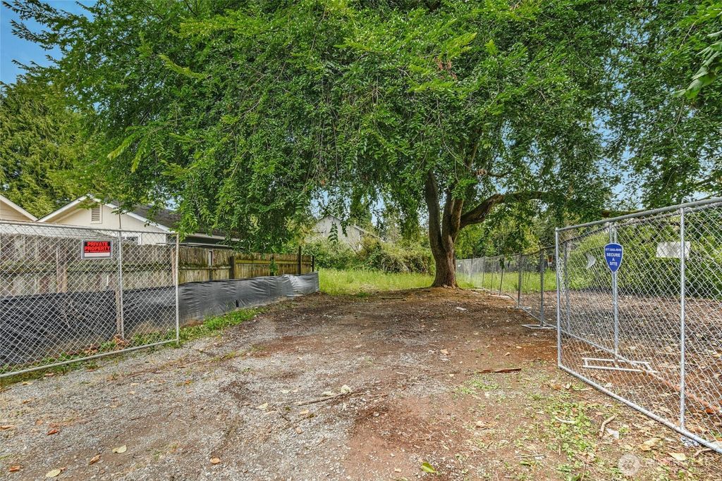 Photo of 523 Park Street, Monroe, WA 98272 (MLS # 2439063)