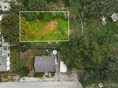 Photo of 523 Park Street, Monroe, WA 98272 (MLS # 2439063)