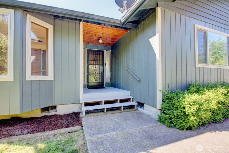 3046 Old Highway 99 North Road