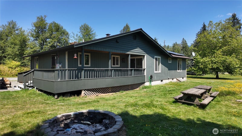 3046 Old Highway 99 North Road