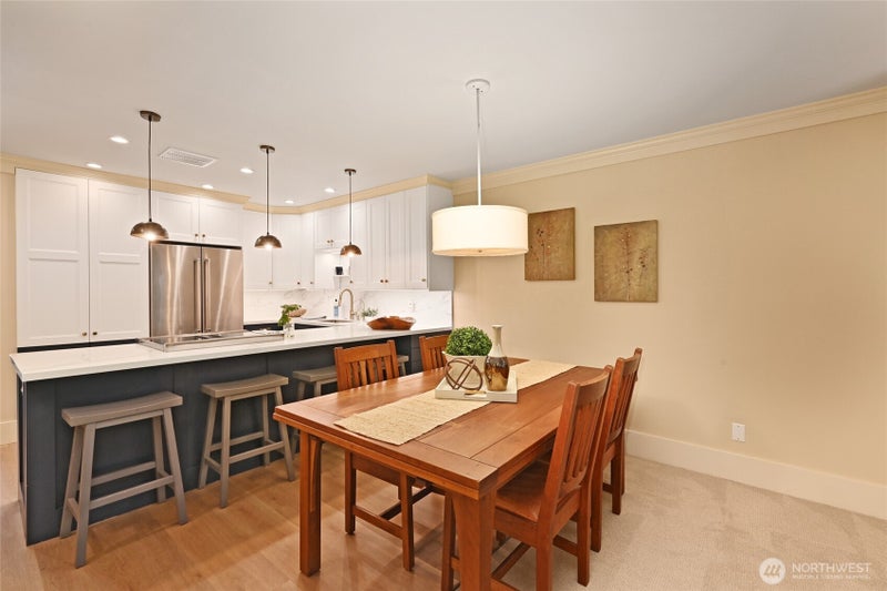 5858 NE Parkpoint Drive F-203