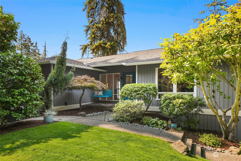 Photo of 7442 W Mercer Way, Mercer Island, WA 98040 (MLS # 2286752)