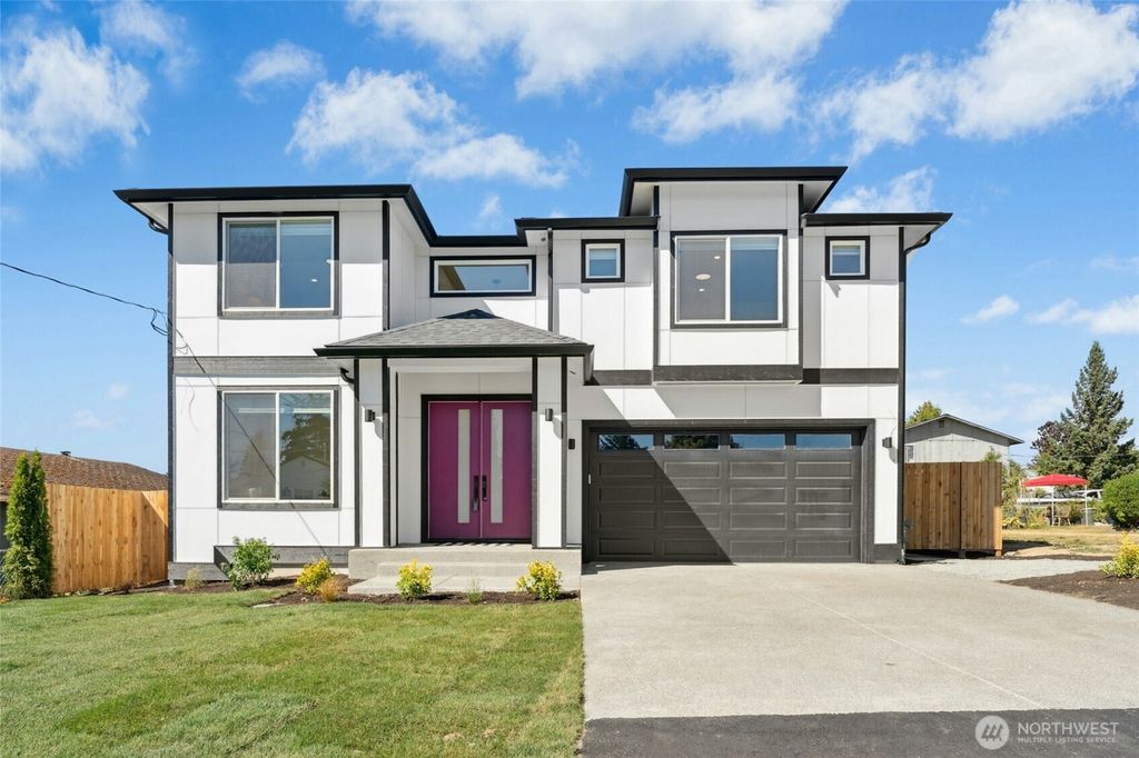 Photo of 1606 Maine Street, Milton, WA 98354 (MLS # 2420358)