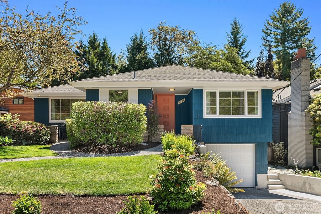 Photo of 4727 NE 55th Street, Seattle, WA 98105 (MLS # 2409034)