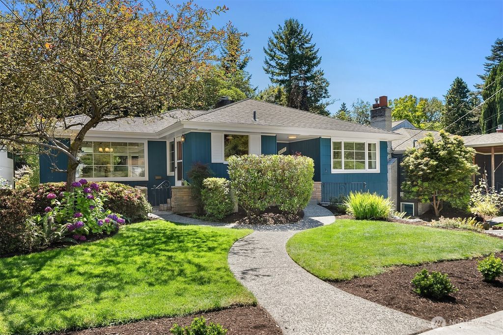 Photo of 4727 NE 55th Street, Seattle, WA 98105 (MLS # 2409034)