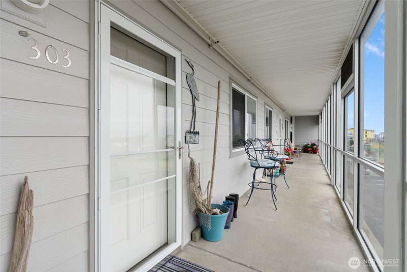 401 Westport View SW 303
