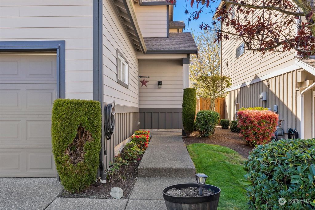 Photo of 29923 49th Lane S #19, Auburn, WA 98001 (MLS # 2226149)