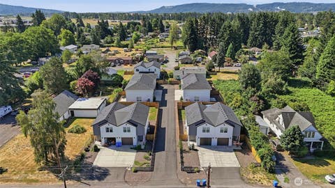 Photo of 950 Walnut Street, Kelso, WA 98626 (MLS # 2562636)