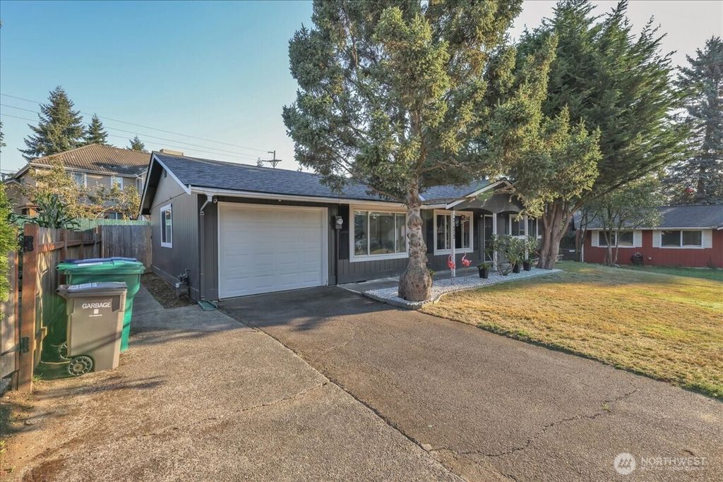 Photo of 31212 9th Avenue S, Federal Way, WA 98003 (MLS # 2442640)