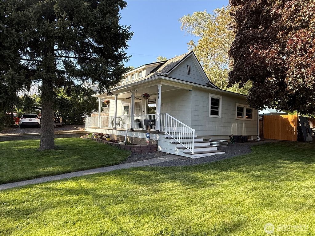Photo of 115 S 4th Street, Dayton, WA 99328 (MLS # 2521331)