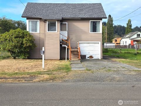 Photo of 208 E King ST St, Aberdeen, WA 98520 (MLS # 2441525)